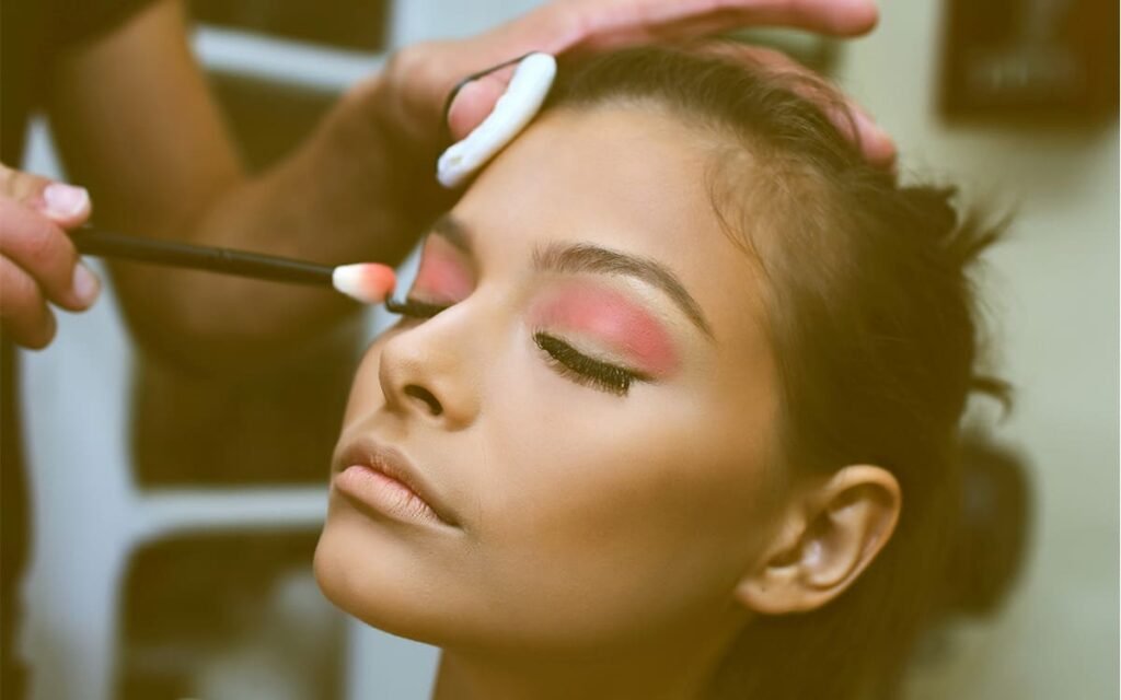 MAKEUP & BROWS PAULA HEREDIA